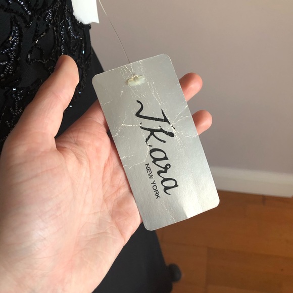 Black sequined formal gown - Picture 5 of 6